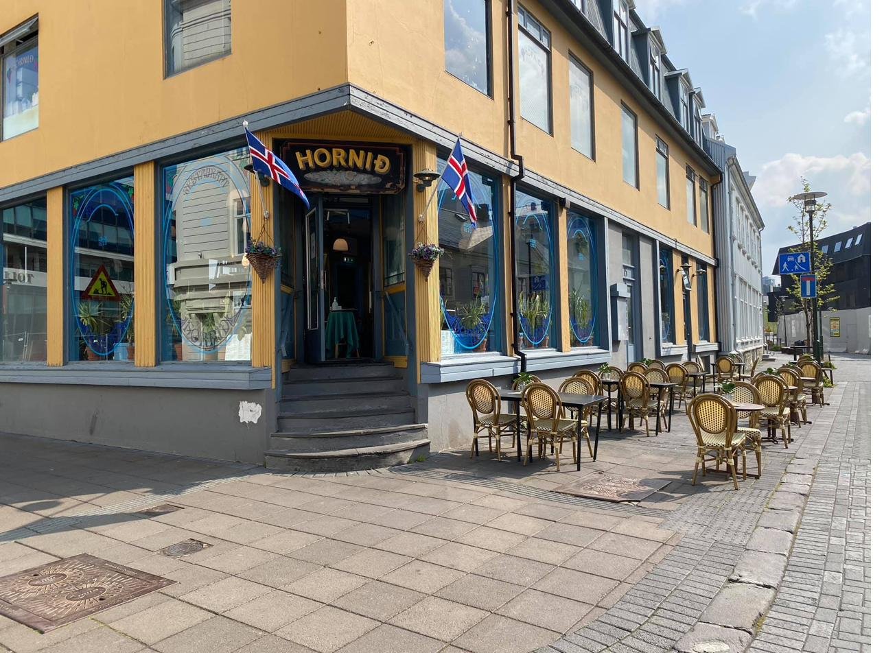 Hornið